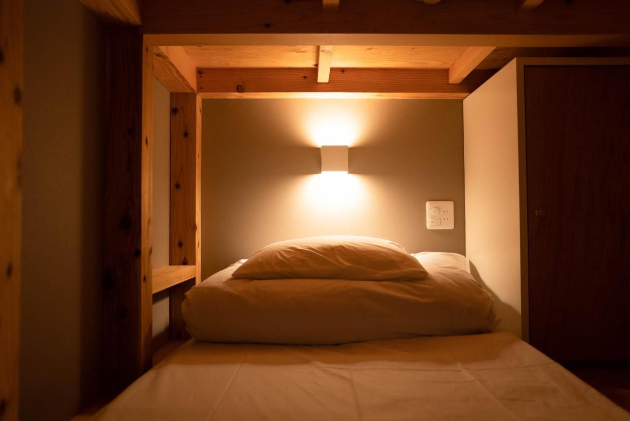 Locomotion Coffee And Bed Татеяма Екстер'єр фото